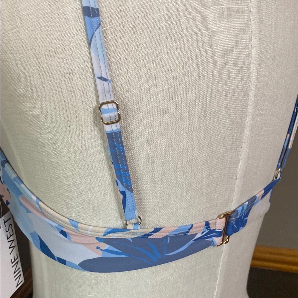 Nine West Floral water color sky Blue bikini top size medium